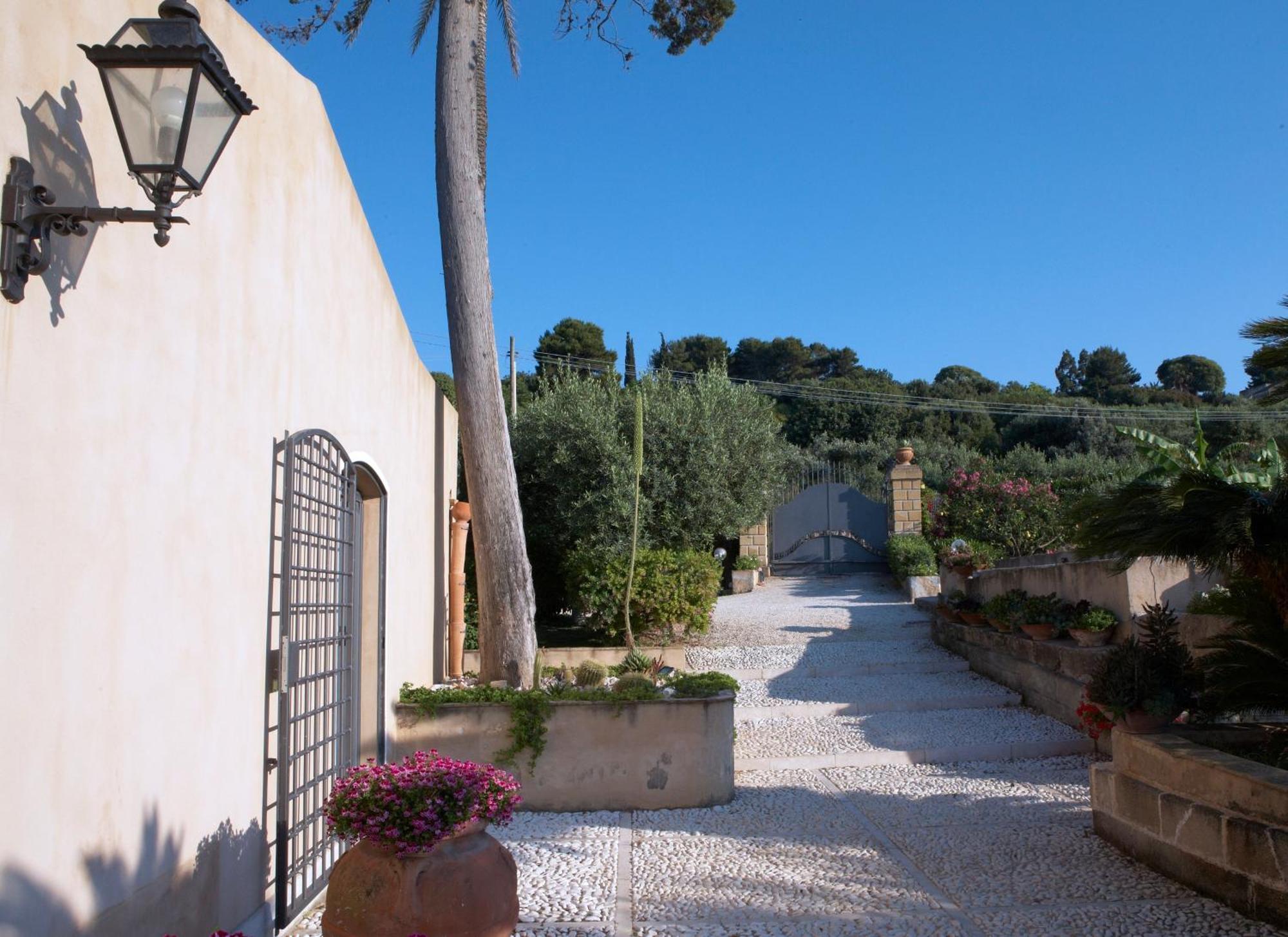 Baglio Sant'Andrea Bed and Breakfast Valderice Buitenkant foto
