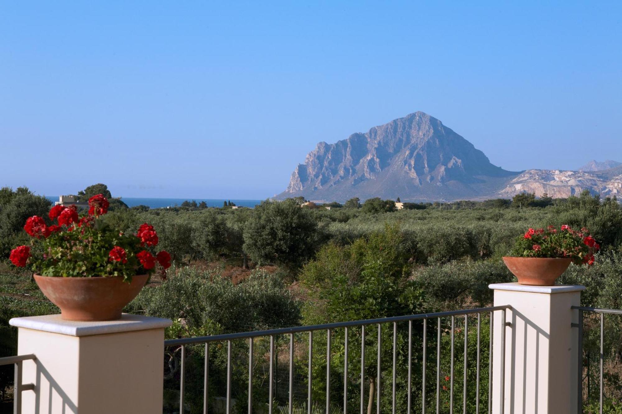 Baglio Sant'Andrea Bed and Breakfast Valderice Buitenkant foto