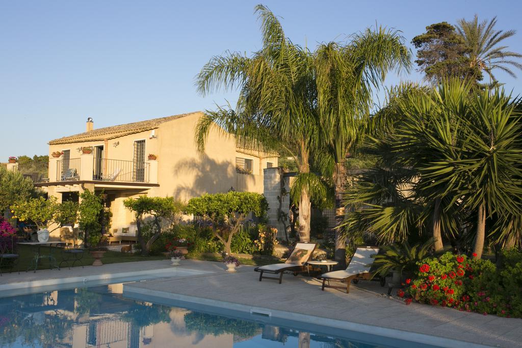 Baglio Sant'Andrea Bed and Breakfast Valderice Buitenkant foto